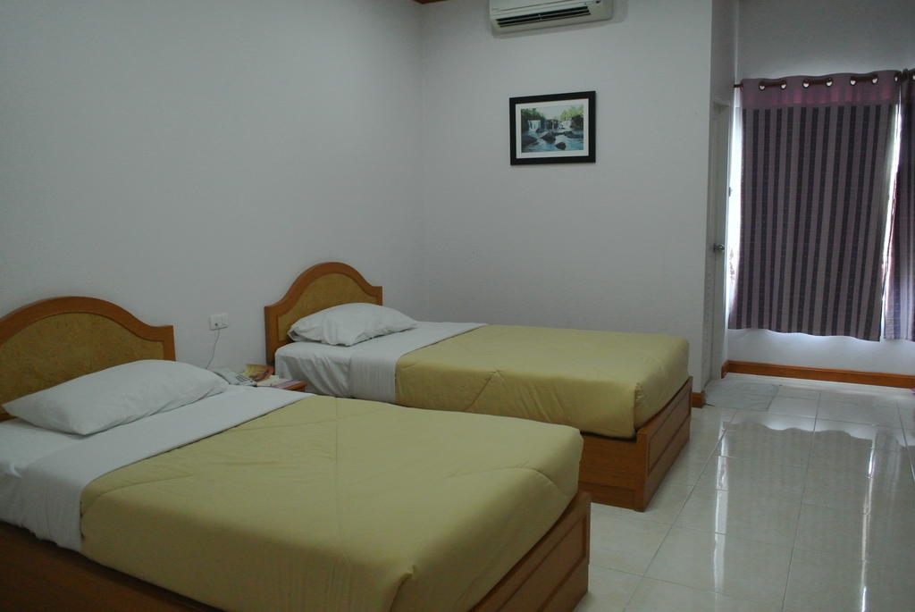 Dee Prom Hotel Chaiyaphum Pokoj fotografie